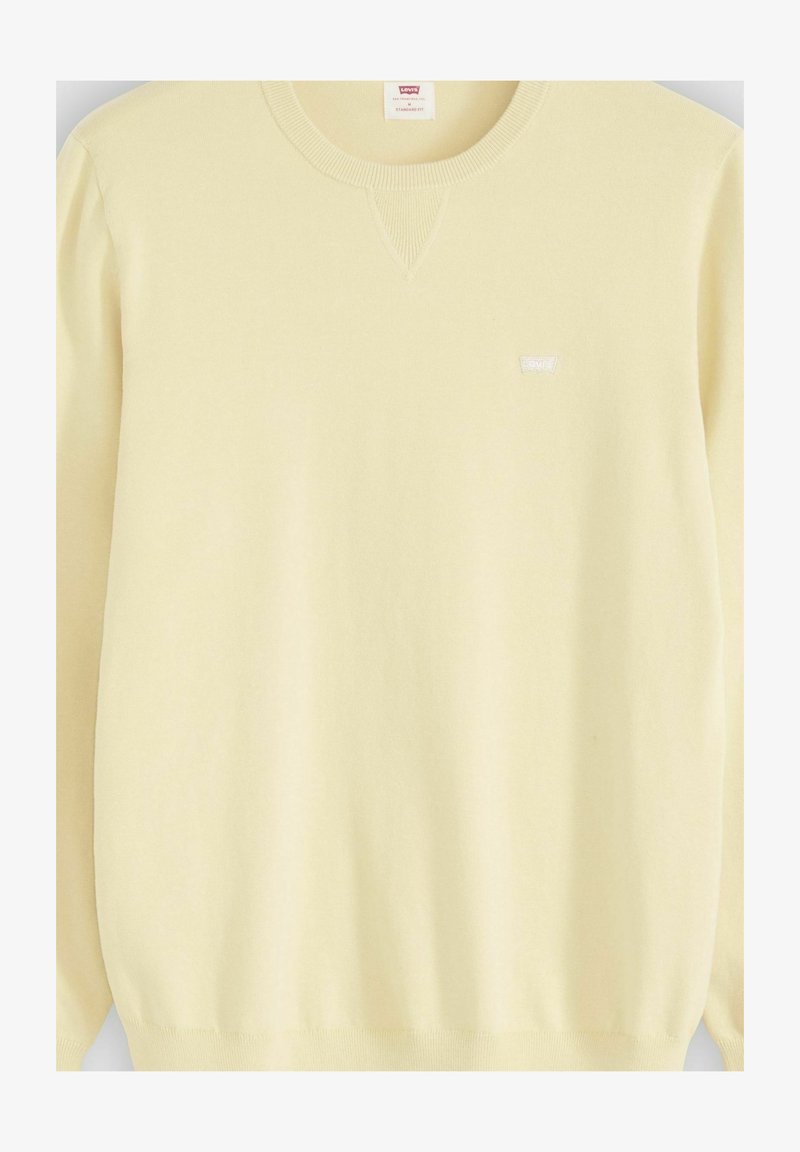 Hellgelber Pullover mit Rundhalsausschnitt, langen Ärmeln und kleinem Levi's-Logo auf der linken Brust, Strickstoff, reguläre Passform.