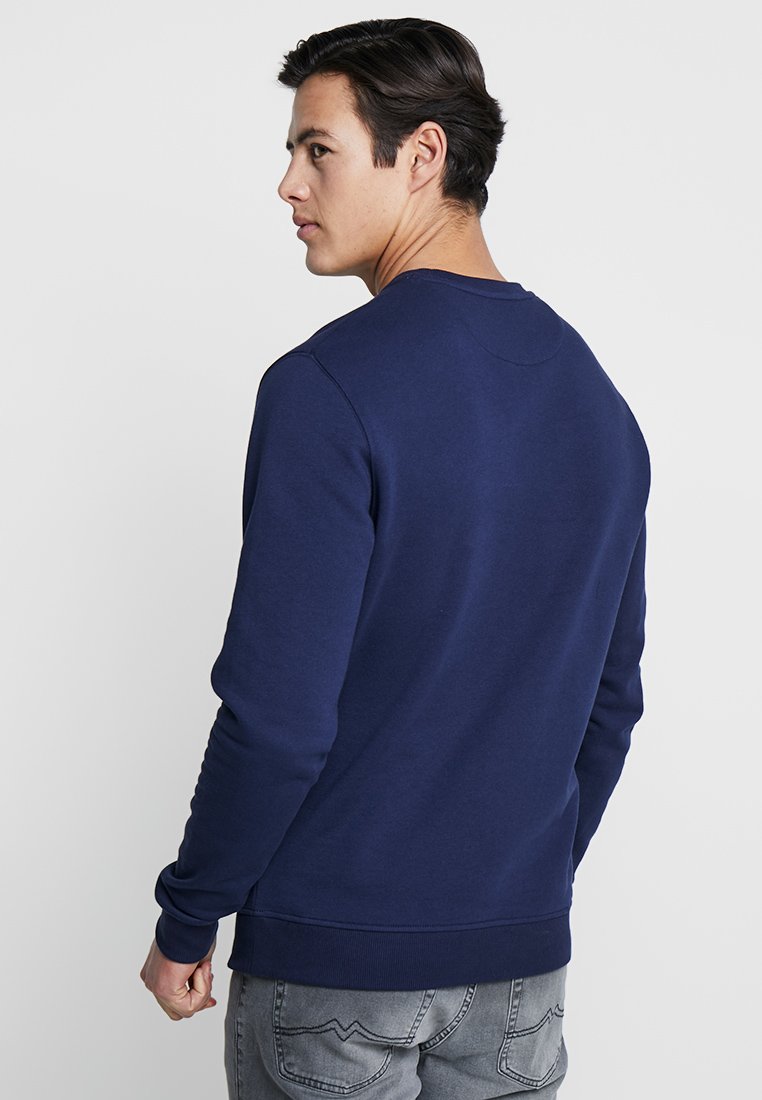 Lyle & Scott CREW NECK Sweatshirt navy Zalando.no Lyle & Scott Crew Neck Sweatshirt Navy Collegegenser På