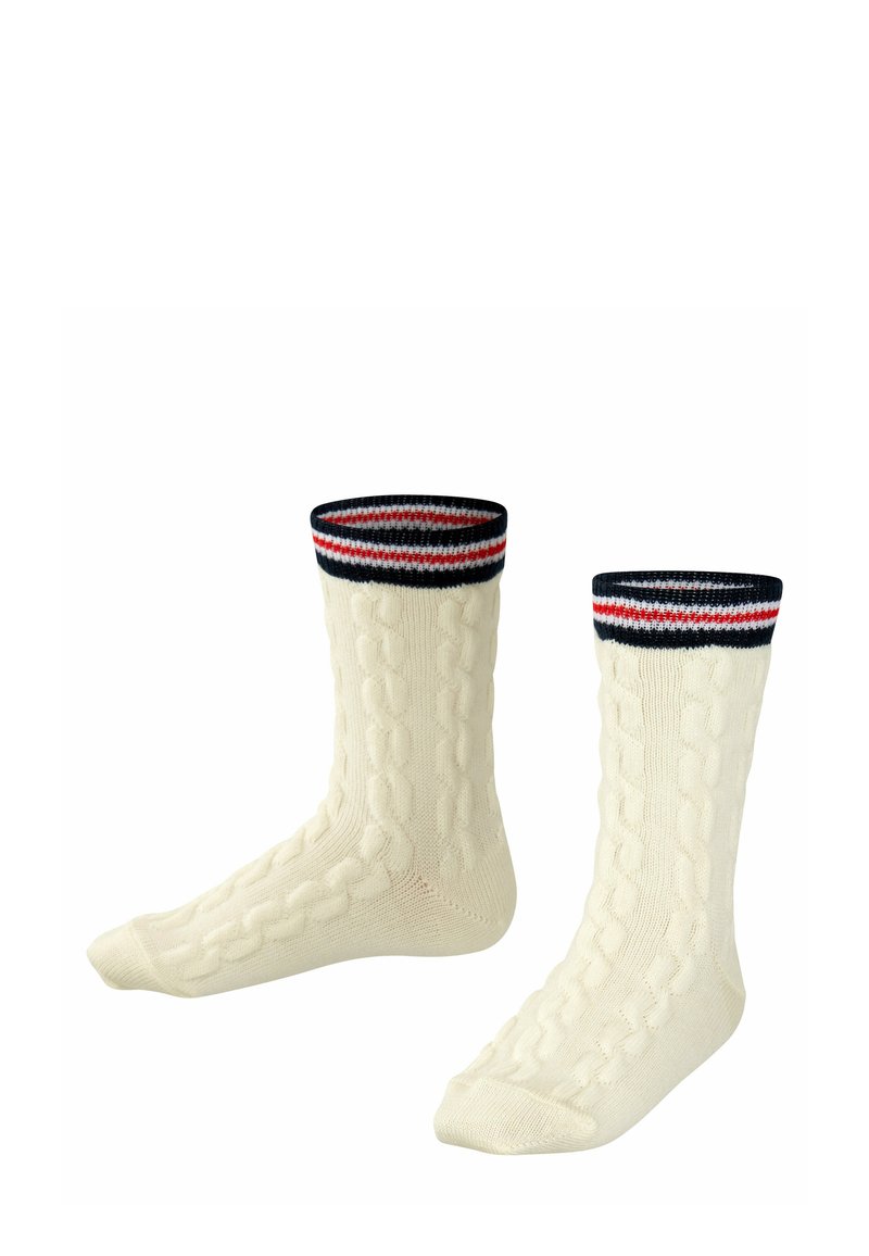 Cremfarbene Stricksocken mit einem Zopfdesign, versehen mit einem schwarzen Bund, der mit roten und weißen Streifen akzentuiert ist.