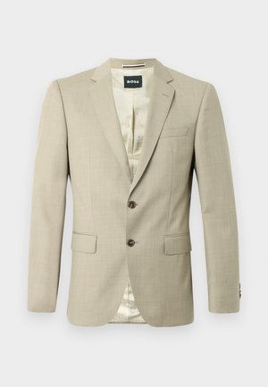 Bež blazer s glatkom teksturom, ovratnikom s izrezom, dva prednja džepa, jednim džepom na prsima i smešastim dugmadi; unutrašnjost s laganim uzorkom.