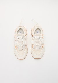 Thumbnail Image 4