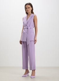 Calliope DOPPIOPETTO CON FUSCIACCA  - Weste - viola