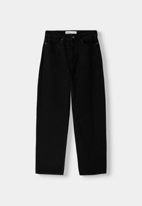 Pantalones de mezclilla negros de corte recto, con cinco bolsillos y herrajes metálicos. La tela tiene una textura suave con una variación de color mínima.