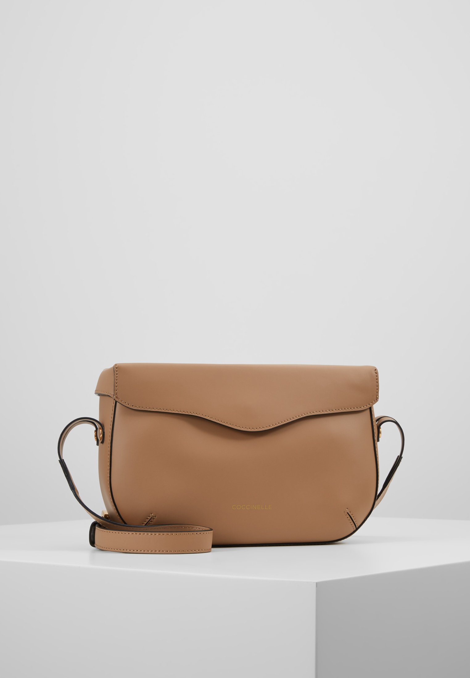 Coccinelle Skulderveske desert Zalando.no Coccinelle Skulderveske desert Zalando.no