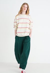 GAP WIDE LEG EASY PANT GAUZE - Pantaloni - rain forest