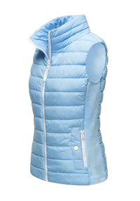 Jasnoniebieska bezrękawnikowa kurtka puchowa o pikowanej fakturze, z wysokim kołnierzem, białym zamek błyskawiczny z przodu i bocznymi kieszeniami na zamek. Gładkie akcenty z materiału.