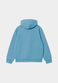 Sudadera con capucha en azul claro, hecha de tela suave. Presenta un corte relajado, puños y dobladillo acanalados, con un diseño simple y sin logotipos visibles.