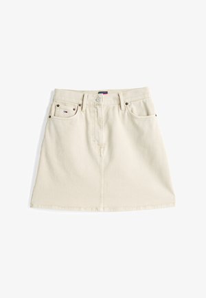 Kremowa mini spódnica z denimu z zapięciem na guziki z przodu, dwoma przednimi kieszeniami i subtelnymi detalami przeszyć. Posiada metkę z logo na pasie.