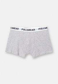 Sive bombažne bokserice z elastičnim pasom v črno-beli barvi z napisom "PULL&BEAR". Klasična, prilagojena zasnova in mehak material.