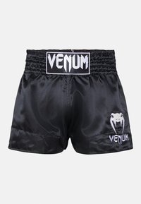 Črne satenske boksarske hlače z elastičnim pasom. Imajo beli logotip "Venum" spredaj in zadaj ter gladko teksturo.