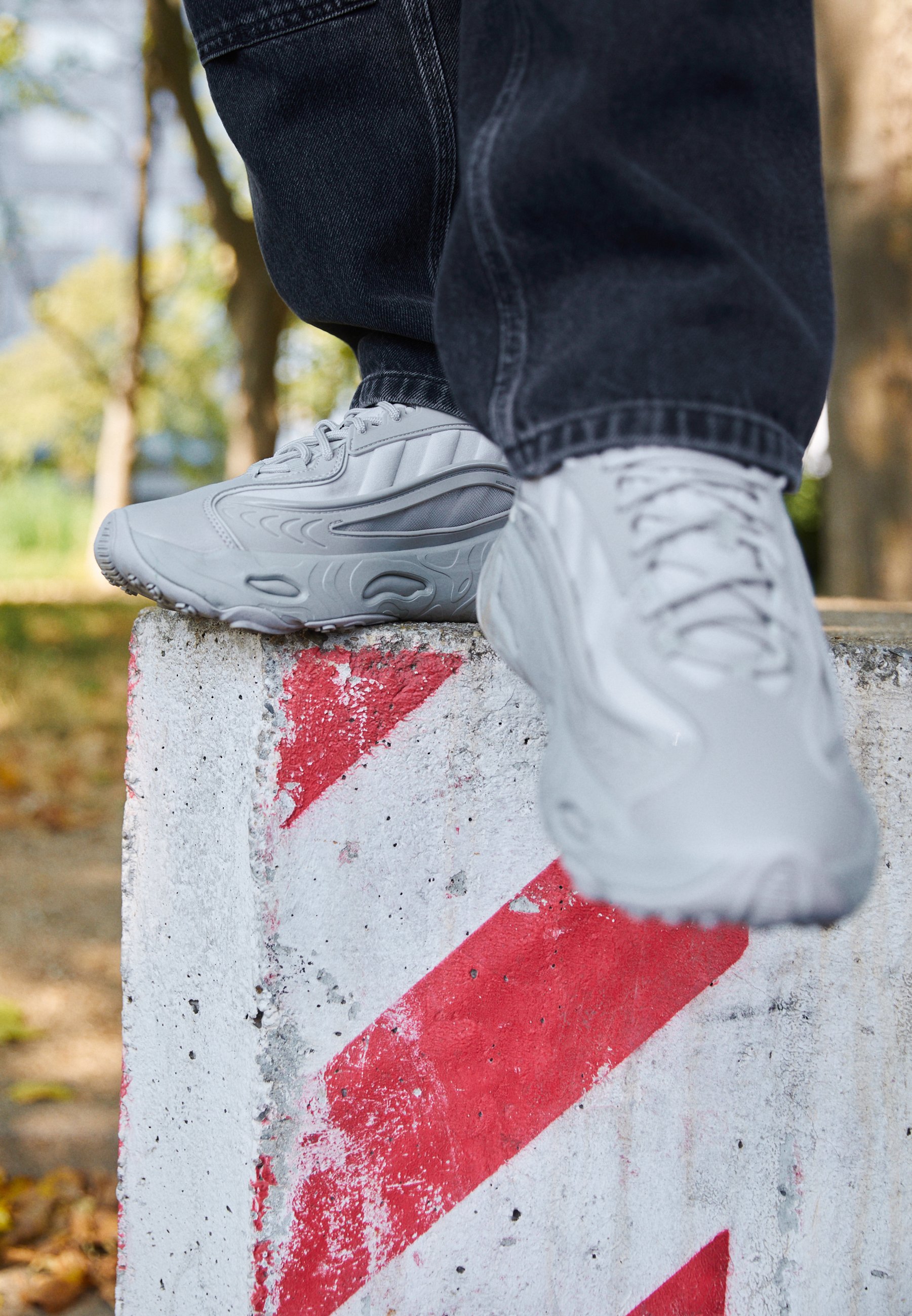 adidas Originals OZNOVA UNISEX - Sneakers laag - grey/grijs - Zalando.be