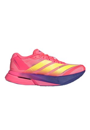 Leuchtend pinker Sportschuh mit gelben Streifen, lila Sohle und Netz-Obermaterial, zum Laufen mit Schnürsenkeln und gepolstertem Absatz.