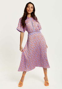 Liquorish CHEETAH PRINT MIDI WITH DETAILING - Day dress - multicoloured