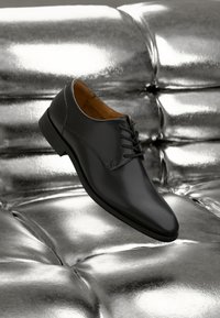 Non sélectionné, black