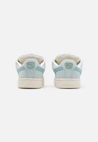 Puma UNISEX - Gördeszkacipők - dewdrop/warm white