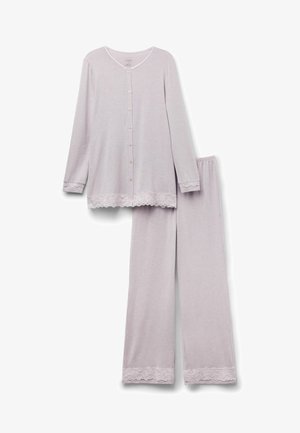 Conjunto de pijama de top de manga larga con botones y pantalones anchos a juego en color lila claro, con detalles de encaje en las mangas, el dobladillo y las piernas del pantalón.