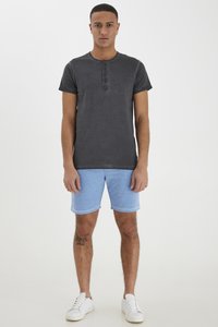 Solid SDToljan - Shorts - palace blu
