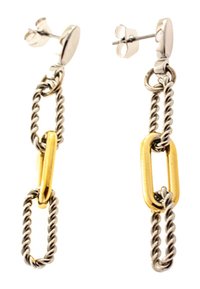 Ohrringe aus Silber und Goldmetall mit verdrehten Gliedern und einer verlängerten ovalen Form, gestaltet mit einem Steckerverschluss.
