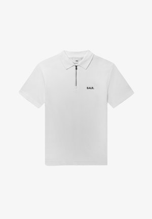 Bílé polo tričko vyrobené z bavlny s krátkým zipem na krku, na levé straně hrudi má černě vyšitý logo "BALR.".