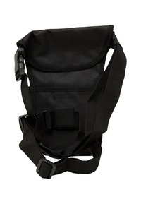 Črn najlonski messenger nahrbtnik z nastavljivimi naramnicami, zapiranjem na pokrivalo in teksturirano površino. Ima plastične sponke in kompakten dizajn.
