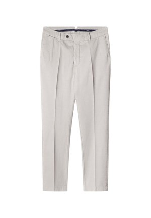 Lichtgrijze chino's met een rechte snit, voorplooien en een knoopsluiting. Gemaakt van stof met een gladde textuur. Geen zichtbare patronen.