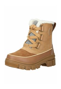 Brązowy zamszowy i filcowy botek za kostkę z puszystą białą wyściółką, grubą gumową podeszwą i trzema rzędami oczek na plecione sznurówki.