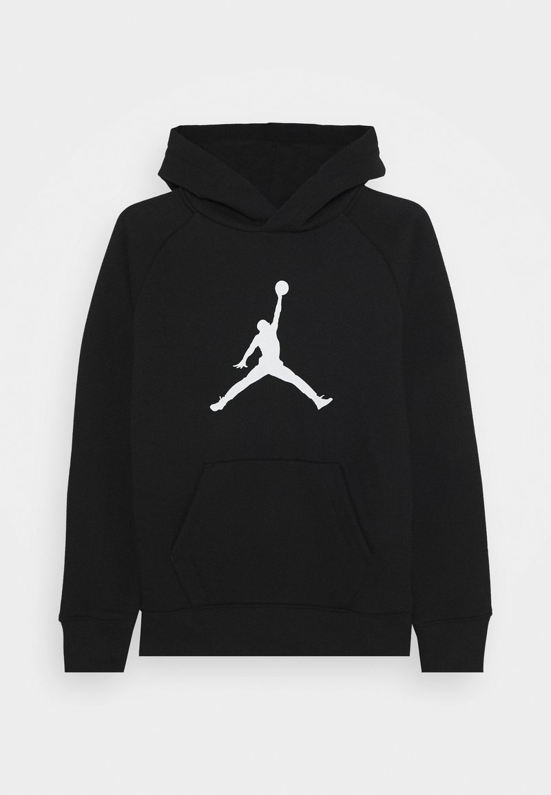 Haut à capuche noir en tissu doux avec une poche kangourou. Il présente un logo Jumpman blanc centré à l'avant et des manches raglan.