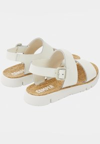 Camper ORUGA - Páskové sandály  - weiß natur