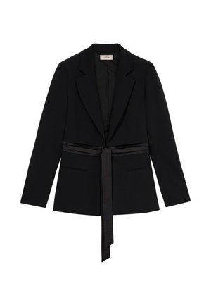 Blazer noir au design ajusté, avec un détail de ceinture en satin, un col cranté et deux poches avant, fabriqué en tissu lisse.