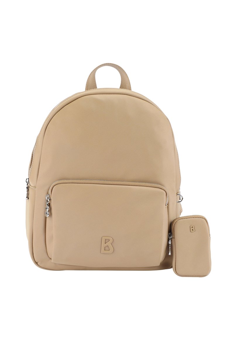 Beige nylon ryggsäck med rundad form, framficka med dragkedja och logotypdetalj. Inkluderar en matchande liten påse med dragkedja.