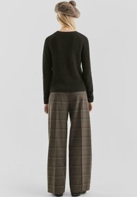 QS - Sweter