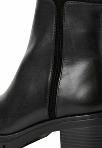 Marco Tozzi Bottines à plateau - black