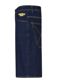 Jupe en denim bleu foncé avec une coupe droite. Présente des coutures jaunes et un logo distinctif "homeboy x-tra" sur la poche arrière.