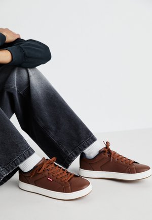 RUCKER - Zapatillas - medium brown