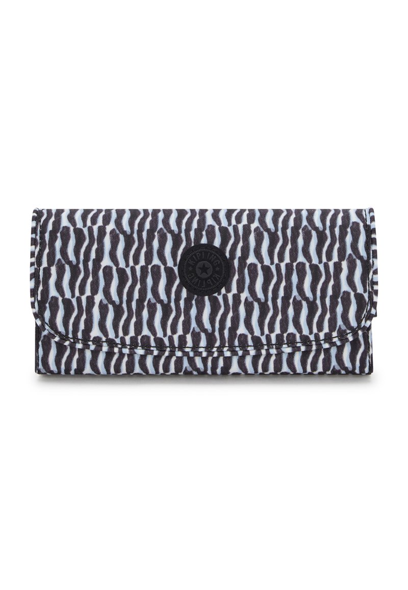 Svart och vit plånbok med zebramönster, tillverkad av hållbart tyg, med ett rundat lock och en cirkulär logotyp på framsidan.