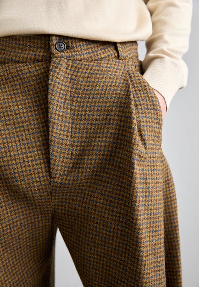 Henrik Vibskov ONE PANTS - Pantaloni - brown