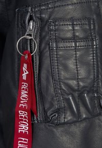 Thumbnail Image 8