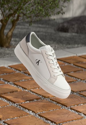 FLATFORM - Sneakers - bright white/black