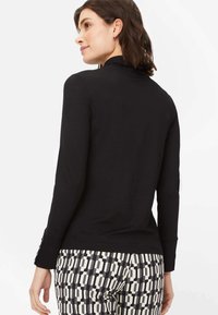 BRAX STYLE CAMILLA - Langærmet T-shirt - black