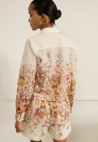 Next REGULAR FIT - FLORAL PRINTED  - Pogājama blūze - multi