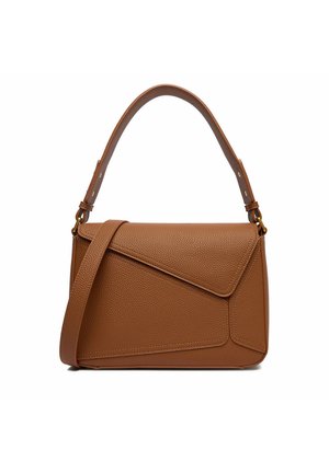 Borsa a tracolla in pelle marrone con trama, chiusura a patta, tracolla regolabile e manico superiore su sfondo bianco.