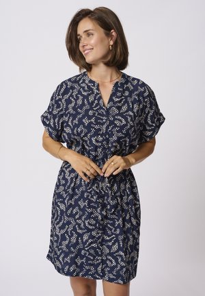 Kaffe BARTON - Tričkové šaty - midnight marine lace print