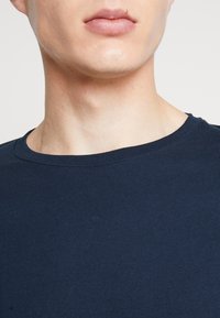 Junk De Luxe TEE - T-Shirt basic - navy