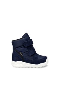 Granatowy zimowy dziecięcy but z białą podeszwą, dwoma paskami na rzepy, wyściełaną tkaniną, detalami z zamszu i metką Gore-Tex po boku.