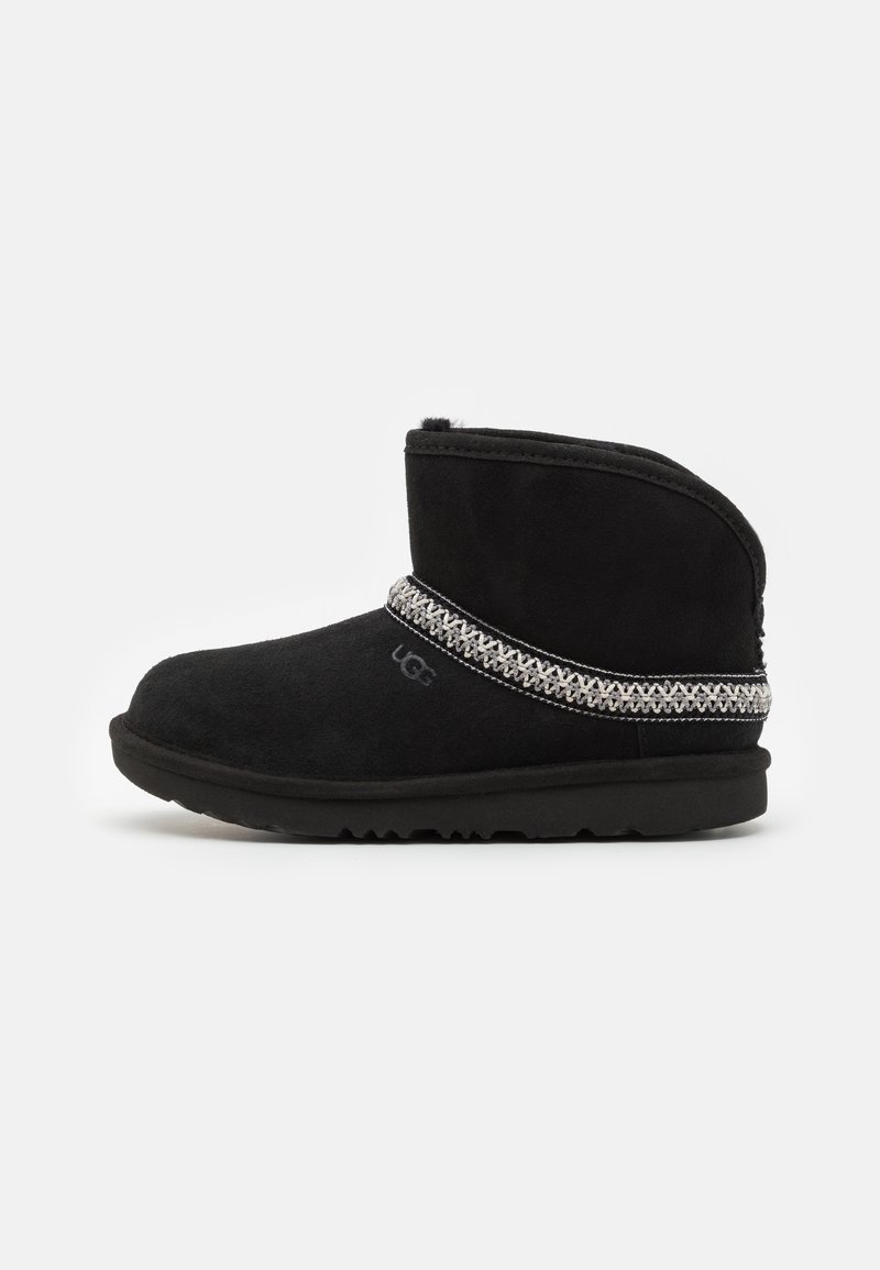 UGG CLASSIC MINI CRESCENT UNISEX - Klasični gležnjarji - black