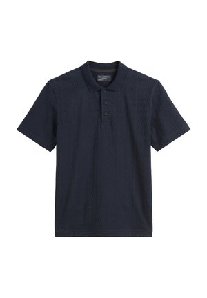 Navy-Polohemd mit kurzen Ärmeln, Dreiknopfleiste, strukturiertem Stoff und einem subtilen geometrischen Muster. Etikett am Kragen sichtbar.