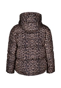 Padded bunda s kapucňou, s hnedým a čiernym leopardím vzorom. Tkanina vyzerá lesklo a má prešité textúry a panely.