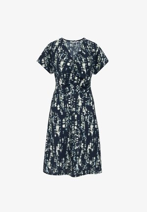 Navyblauwe jurk met korte mouwen, V-hals en gestructureerde stof. Kenmerkt zich door een wit abstract patroon en plooien bij de taille voor een aansluitende silhuet.