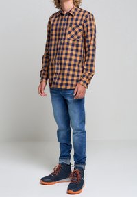Big Star SALWATI - Camicia - braun