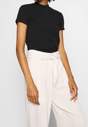 T-Shirt basic - black